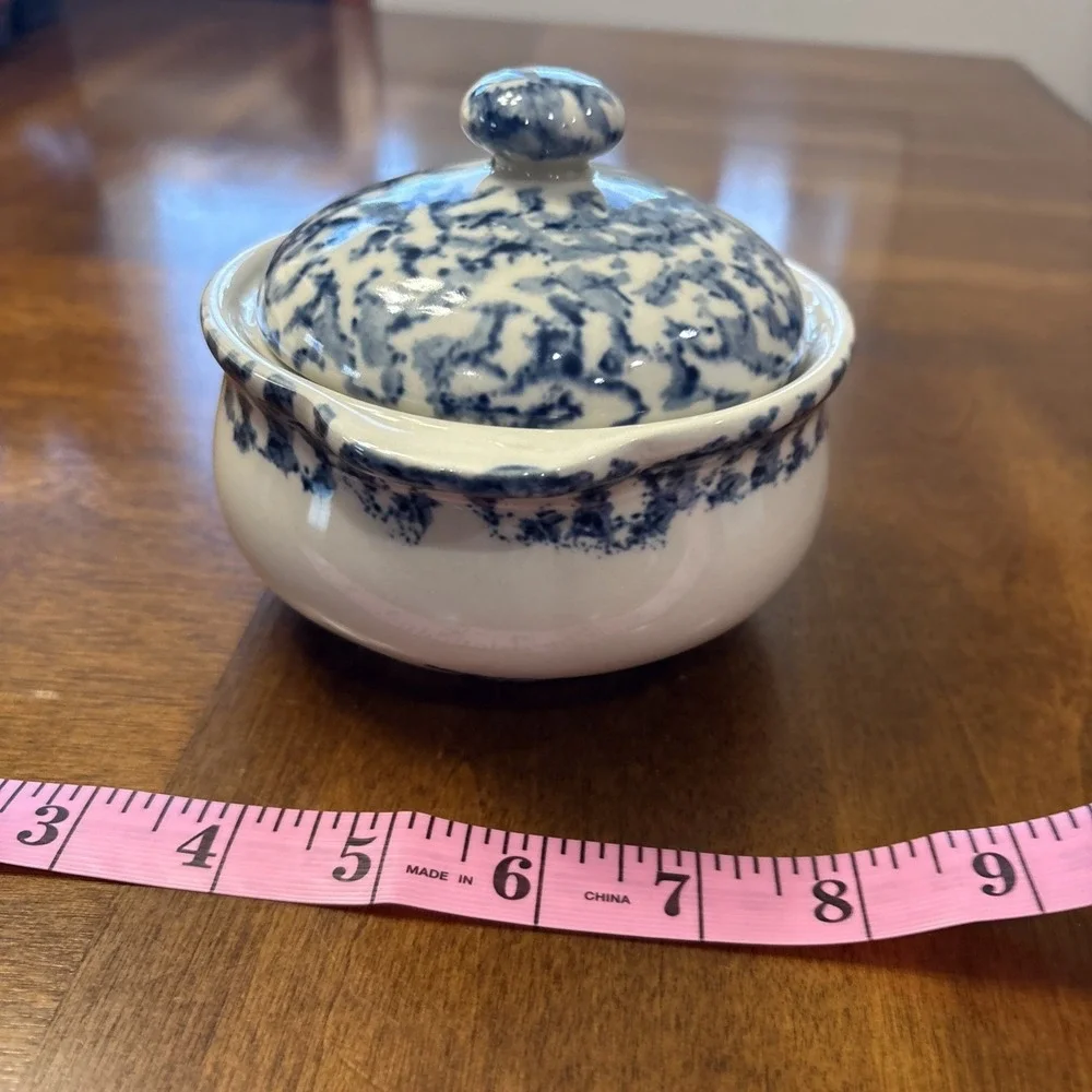 Vtg Tienshan Folk Craft Sponge Ware Casserole Dish‎ With Lid Stoneware Rabbit